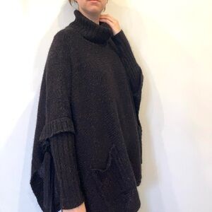 Lily Morgan Cotton blend Black and dark red Turtleneck Sweater in size L and XL